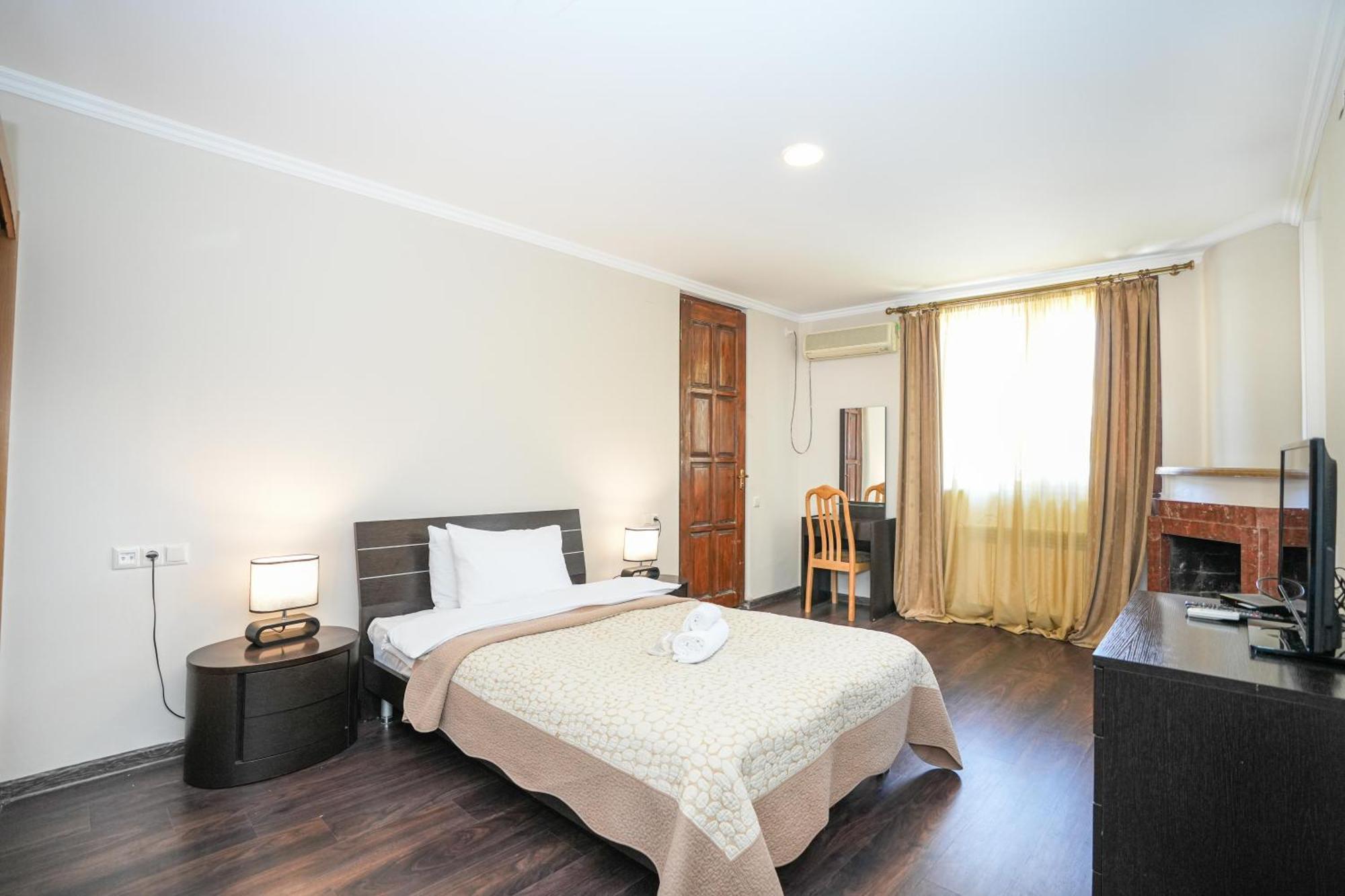 Beaumonde Hotel Tbilisi Esterno foto