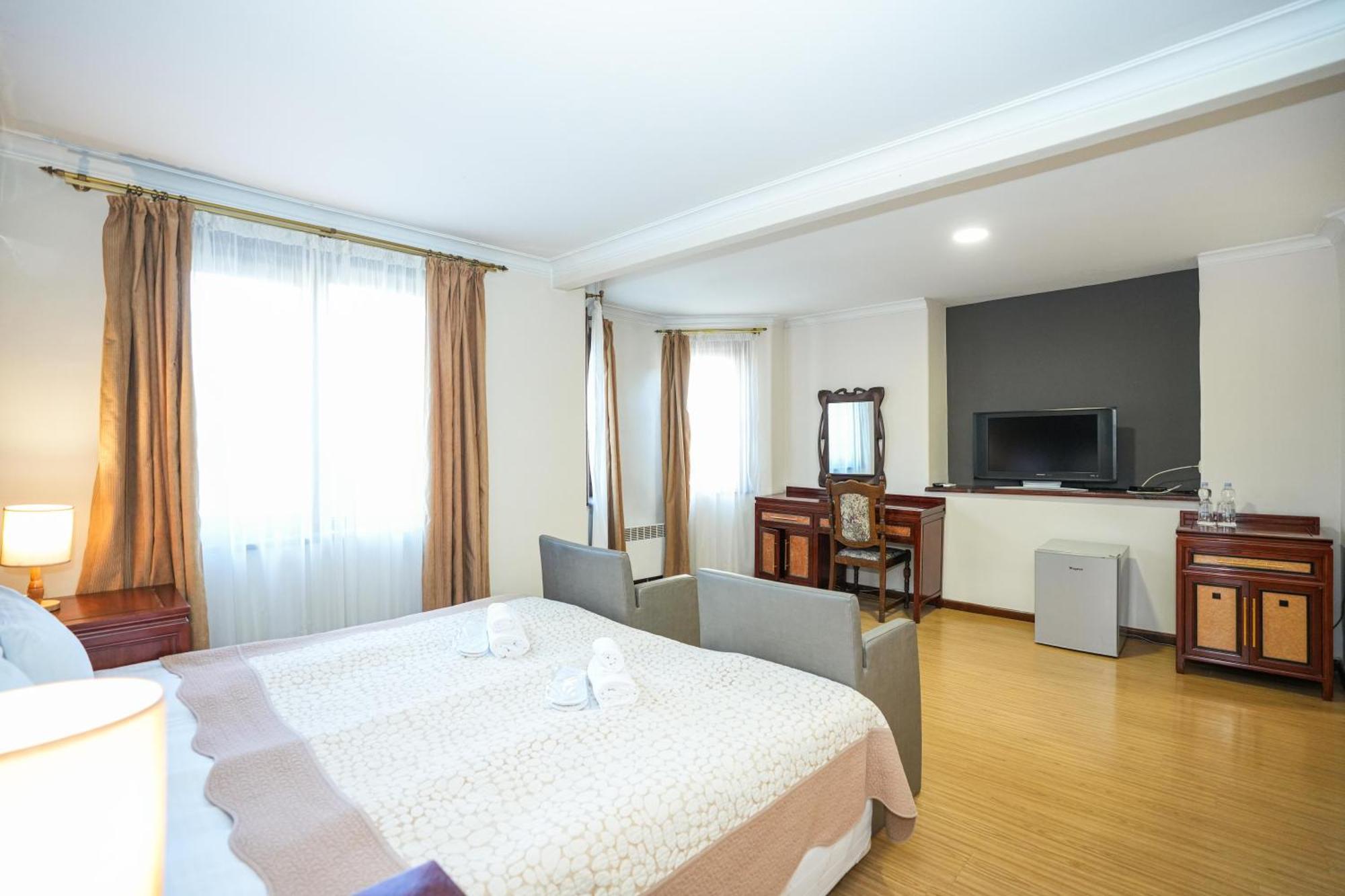 Beaumonde Hotel Tbilisi Esterno foto