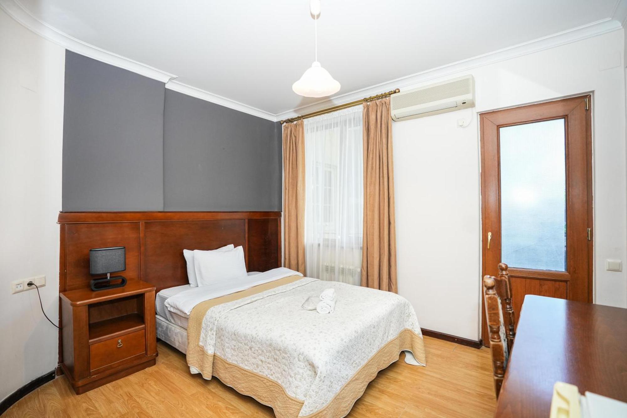 Beaumonde Hotel Tbilisi Esterno foto