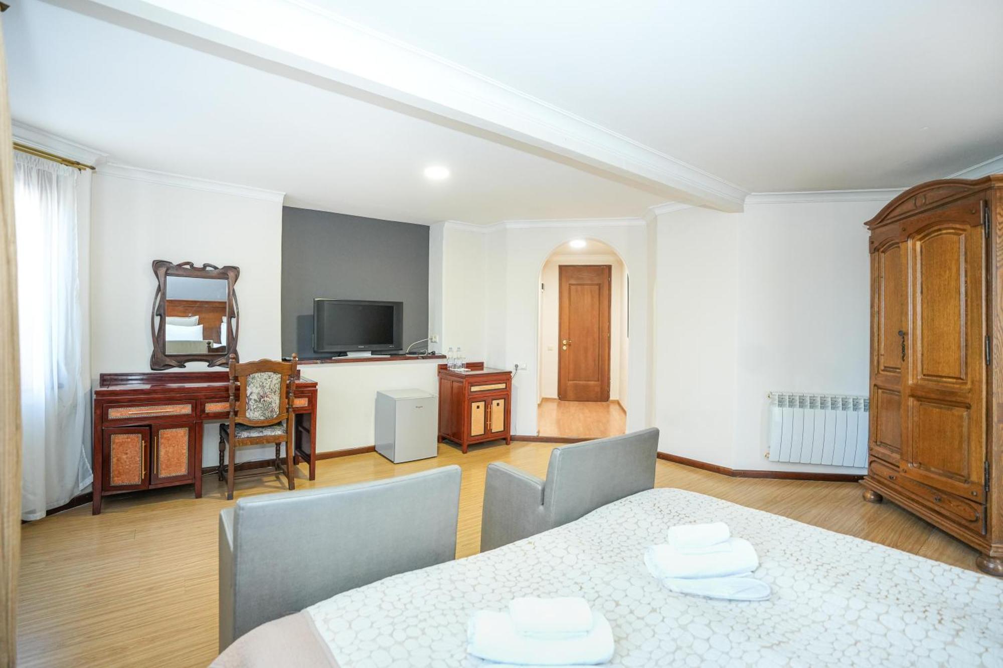 Beaumonde Hotel Tbilisi Esterno foto